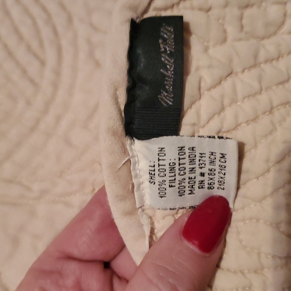 Marshall Fields Reversible 86"×86" Cream BedSpread Comforter Quilt - Picture 5 of 10